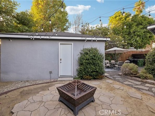 17232 Elkwood Street, Los Angeles CA 91406