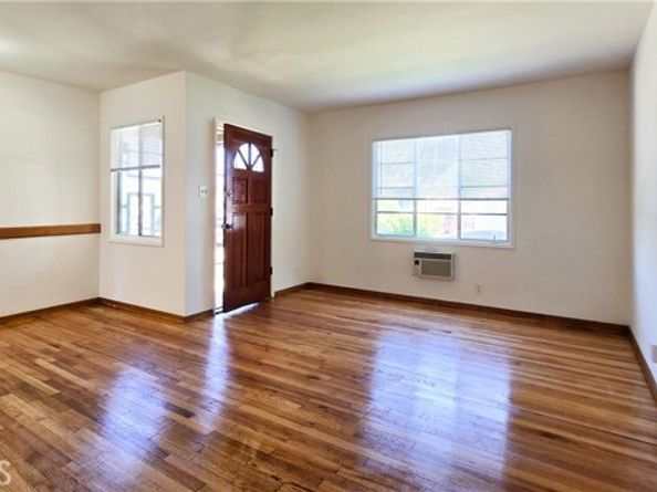 17634 Bromley Street, Encino (los Angeles) CA 91316