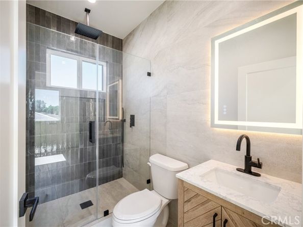 7107 Cozycroft, Winnetka (los Angeles) CA 91306