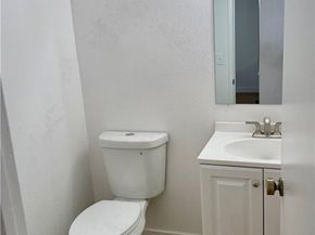 21930 Marylee 98, Woodland Hills (los Angeles) CA 91367