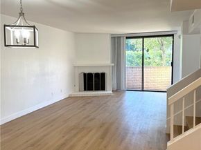 21930 Marylee 98, Woodland Hills (los Angeles) CA 91367