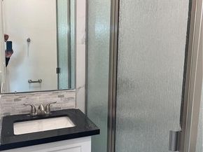 8458 Canby Avenue, Northridge (los Angeles) CA 91325