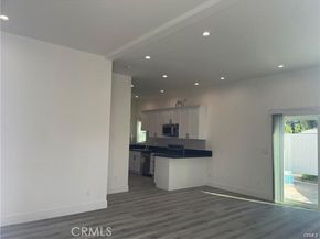 8458 Canby Avenue, Northridge (los Angeles) CA 91325