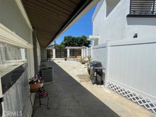 8458 Canby Avenue, Northridge (los Angeles) CA 91325