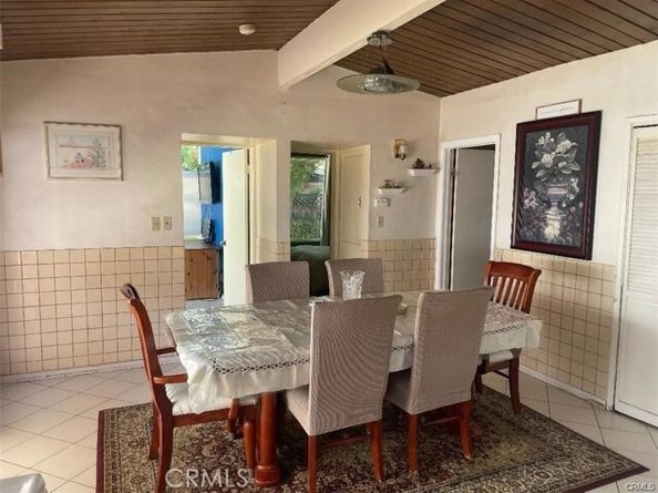 8458 Canby Avenue, Northridge (los Angeles) CA 91325