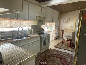 8458 Canby Avenue, Northridge (los Angeles) CA 91325