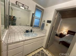 8458 Canby Avenue, Northridge (los Angeles) CA 91325