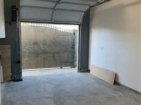 8458 Canby Avenue, Northridge (los Angeles) CA 91325