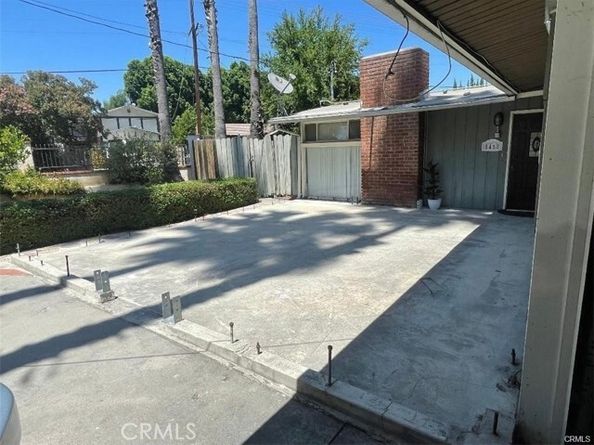 8458 Canby Avenue, Northridge (los Angeles) CA 91325