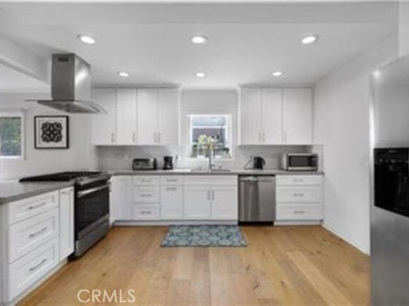 22335 Kittridge Street, Woodland Hills (los Angeles) CA 91303