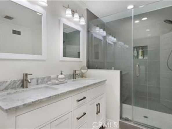 22335 Kittridge Street, Woodland Hills (los Angeles) CA 91303