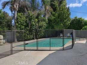 22335 Kittridge Street, Woodland Hills (los Angeles) CA 91303