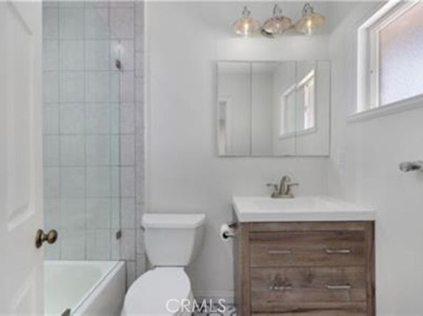 22335 Kittridge Street, Woodland Hills (los Angeles) CA 91303