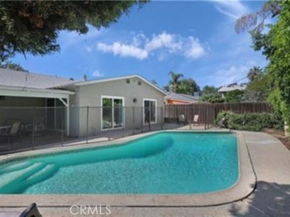 22335 Kittridge Street, Woodland Hills (los Angeles) CA 91303