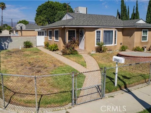 12560 Mineola, Pacoima (los Angeles) CA 91331
