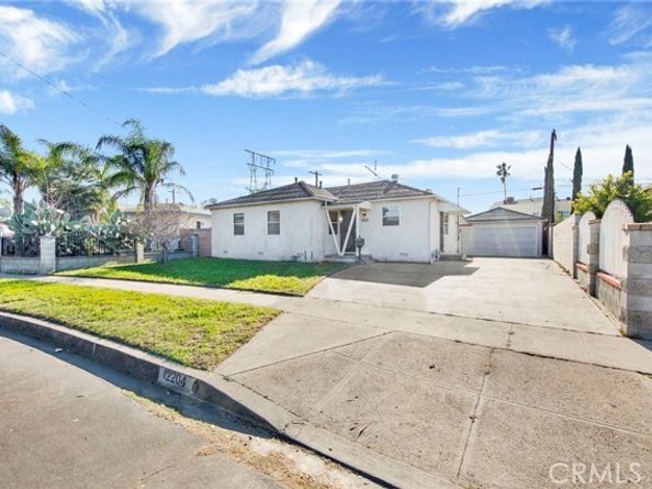 12204 Wixom Street, North Hollywood (los Angeles) CA 91605