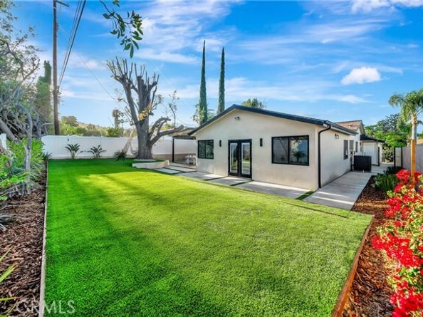 24250 Friar Street, Woodland Hills (los Angeles) CA 91367