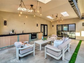 24250 Friar Street, Woodland Hills (los Angeles) CA 91367