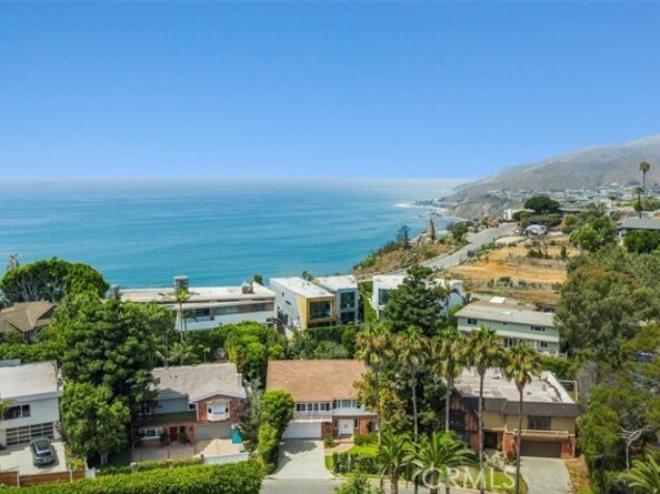 17481 Tramonto Drive, Pacific Palisades (los Angeles) CA 90272
