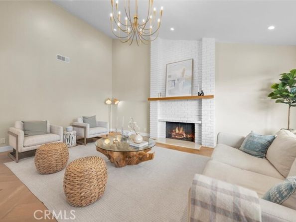 17481 Tramonto Drive, Pacific Palisades (los Angeles) CA 90272