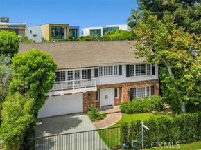 17481 Tramonto Drive, Pacific Palisades (los Angeles) CA 90272