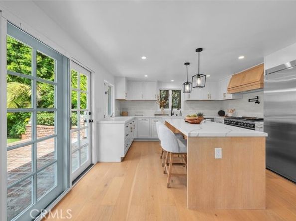 17481 Tramonto Drive, Pacific Palisades (los Angeles) CA 90272