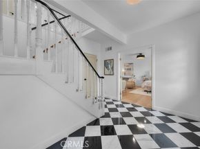 17481 Tramonto Drive, Pacific Palisades (los Angeles) CA 90272
