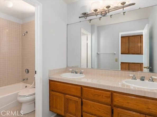 3 Mantenida, Laguna Hills CA 92679