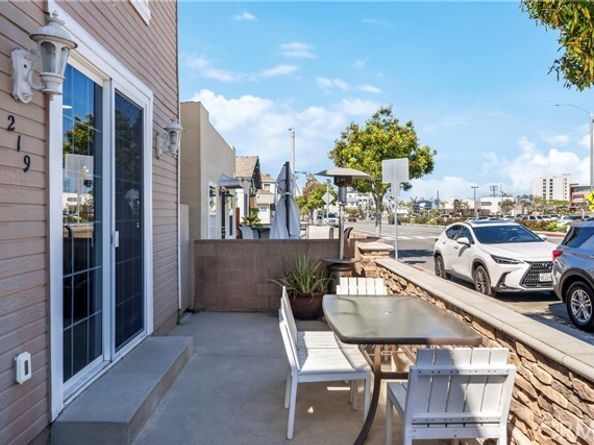 219 32nd Street, Newport Beach CA 92663