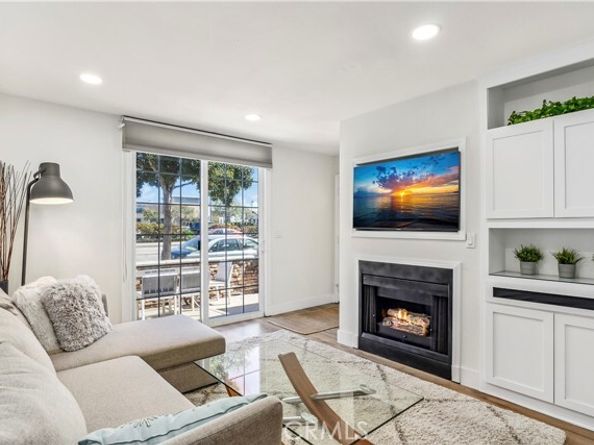 219 32nd Street, Newport Beach CA 92663