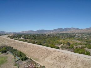 10218 Bradley, Pacoima (los Angeles) CA 91331