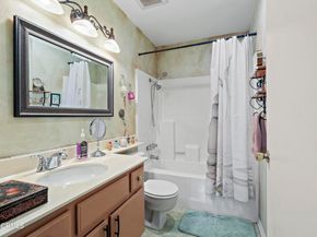 6616 Clybourn Avenue 102, North Hollywood (los Angeles) CA 91606