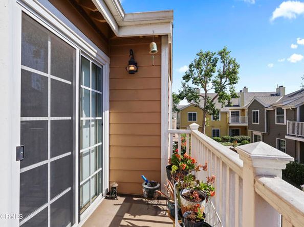 6616 Clybourn Avenue 102, North Hollywood (los Angeles) CA 91606