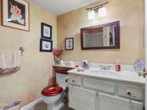 6616 Clybourn Avenue 102, North Hollywood (los Angeles) CA 91606