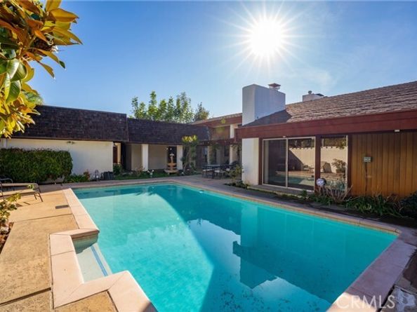 481 Dartmoor Street, Laguna Beach CA 92651