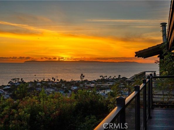481 Dartmoor Street, Laguna Beach CA 92651