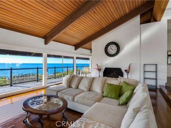 481 Dartmoor Street, Laguna Beach CA 92651