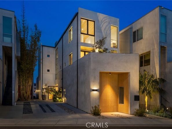 2910 Lafayette Avenue, Newport Beach CA 92663