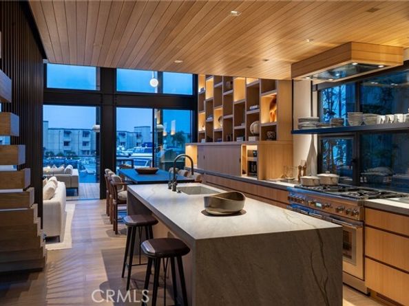 2910 Lafayette Avenue, Newport Beach CA 92663