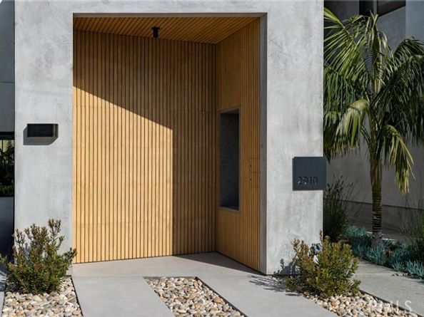 2910 Lafayette Avenue, Newport Beach CA 92663
