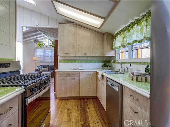 464 Agate Street, Laguna Beach CA 92651