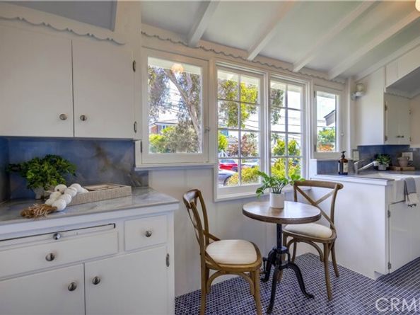 464 Agate Street, Laguna Beach CA 92651
