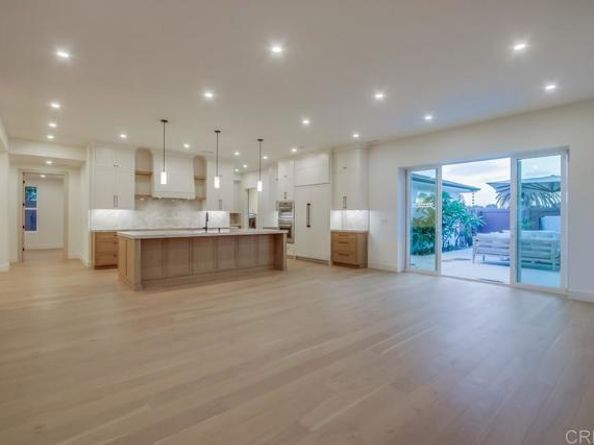5380 Los Robles Drive, Carlsbad CA 92008