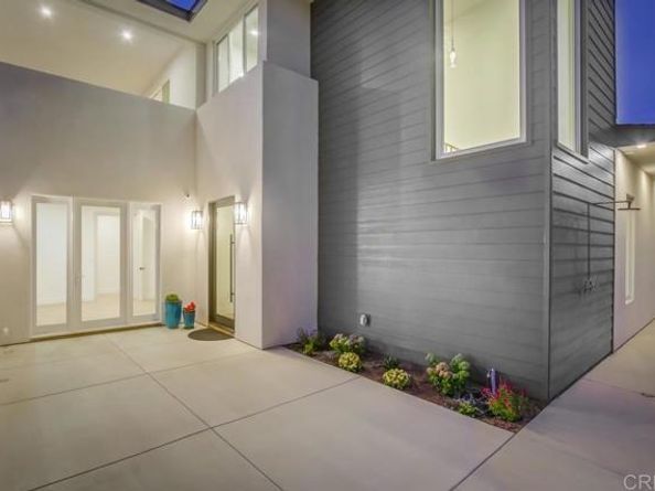 5380 Los Robles Drive, Carlsbad CA 92008