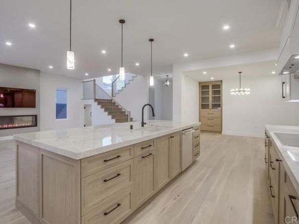 5380 Los Robles Drive, Carlsbad CA 92008