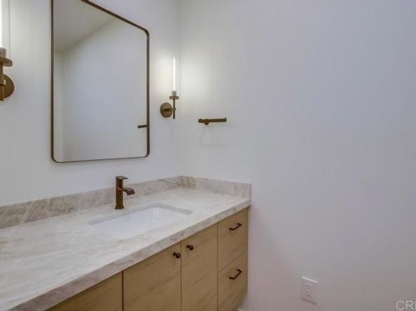 5380 Los Robles Drive, Carlsbad CA 92008
