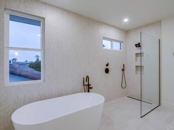 5380 Los Robles Drive, Carlsbad CA 92008