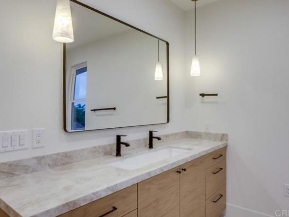 5380 Los Robles Drive, Carlsbad CA 92008