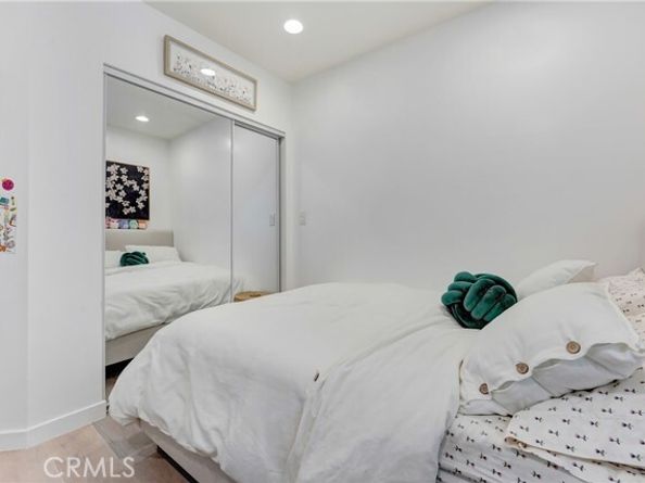 21733 Tuba Street, Chatsworth (los Angeles) CA 91311