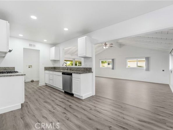 21733 Tuba Street, Chatsworth (los Angeles) CA 91311
